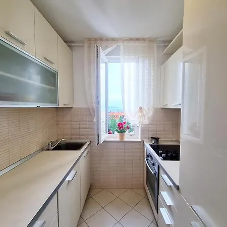 With Sea View Apartament